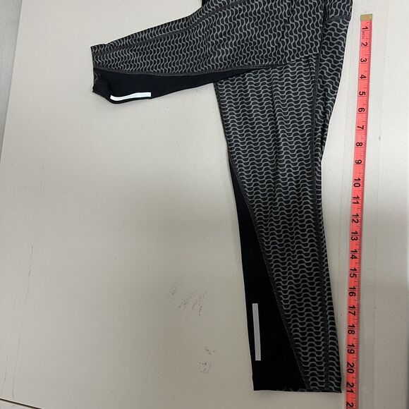 Nike Dri-FIT Polka Dot Crop Leggings XS Running Activewear Reflective Pocket - Picture 11 of 12